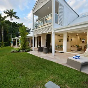mirage-luxury-villas.cairnshotels4all.com/