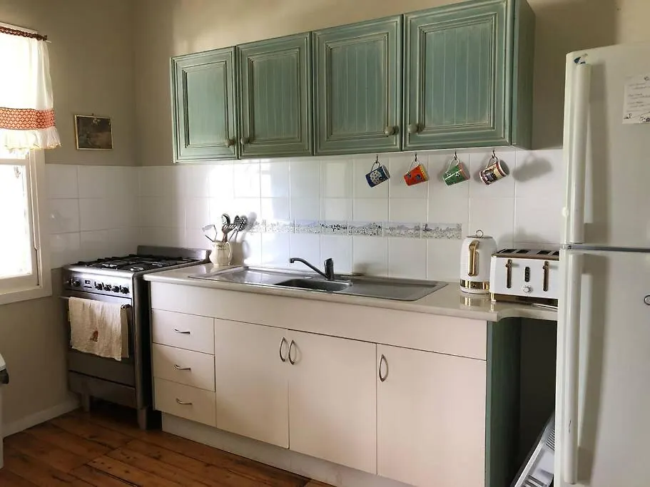 Glenlyon Dam Holiday Cottage & Farmstay Stanthorpe Australia
